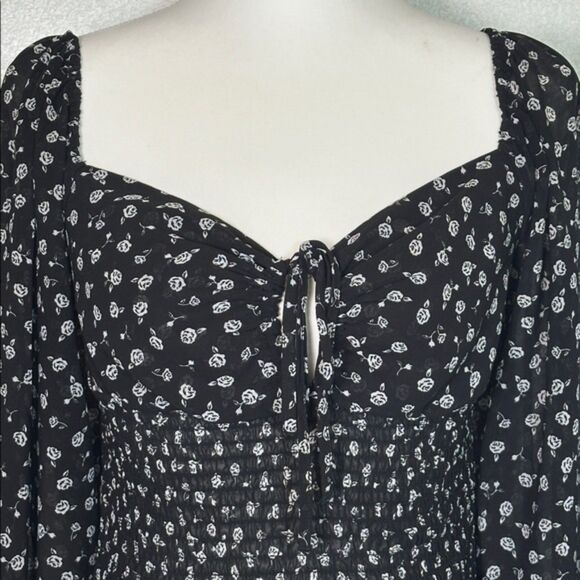 Love Tree Sheer Cropped Milkmaid Top Large Ditsy Floral Smocked Babydoll Y2k - Picture 2 of 12